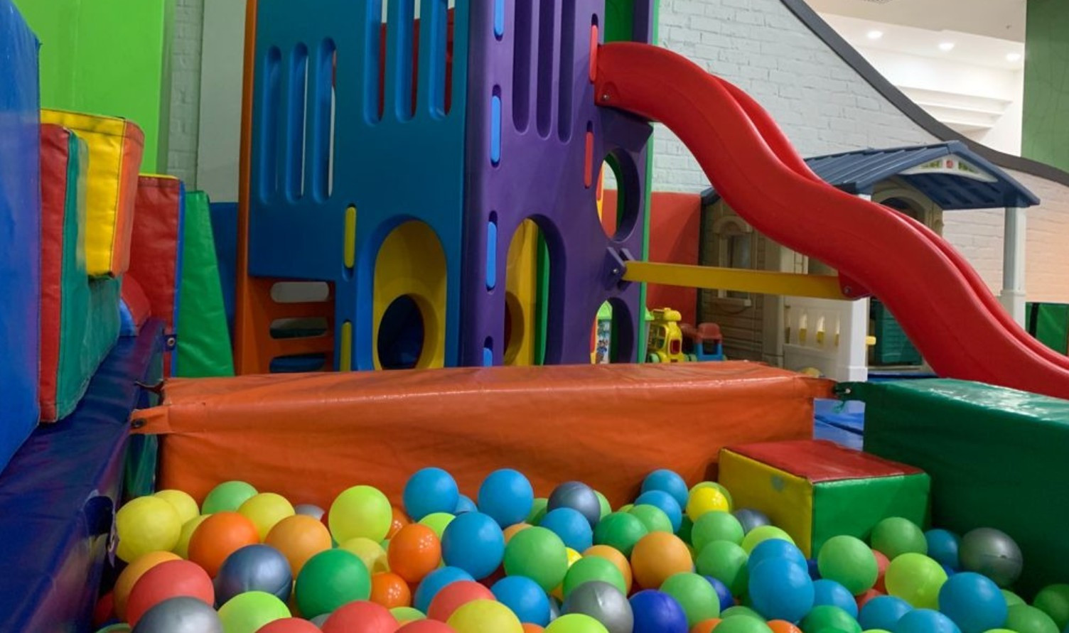 Kidz Play - Stadium - Lets Entertain U