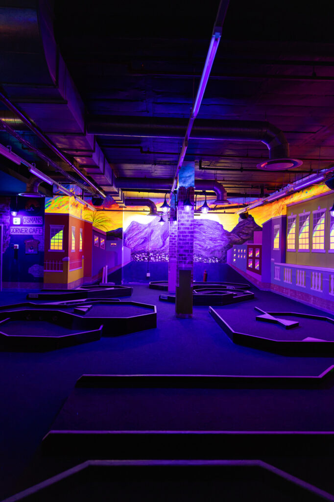 lets-entertain-u-crazy-golf-neon-blacklight-cityscape-course